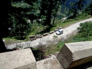 Trekking in Tosh