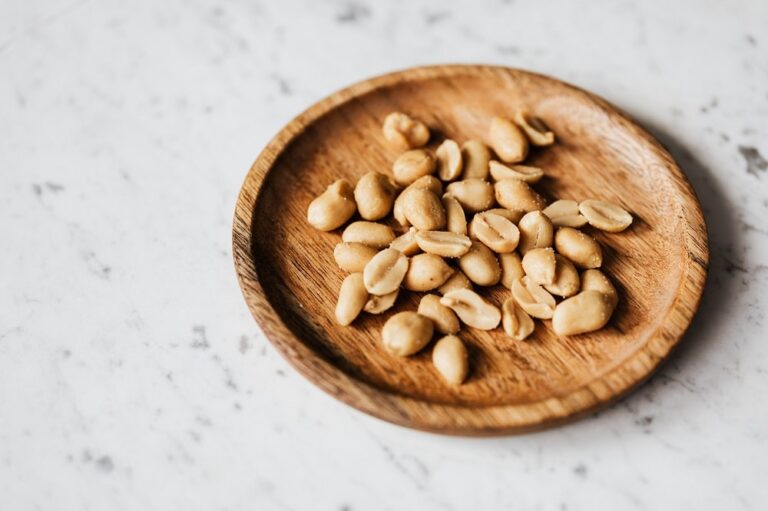 Benefits of Eating Peanuts in Winter