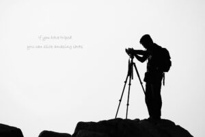 click photos on solo traveling