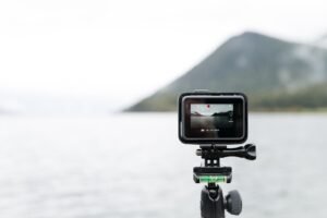 click photos on solo traveling
