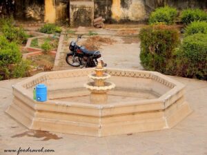 84 Pillared Cenotaph