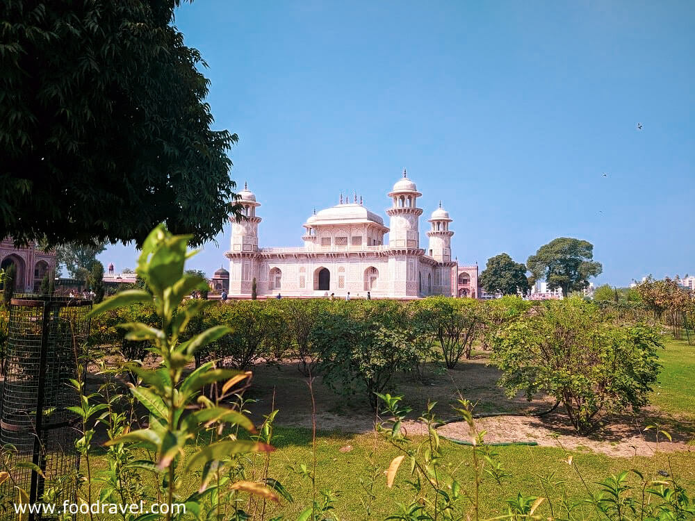 Ticket booking for Itimad ud Daula Tomb The ticket for itimad ud daulah tomb can be easily bought from the tomb itself at the ticket counter. However, you can also book the ticket online. Indian visitor – 20 INR Foreign visitor – 250 INR SAARV visitor – 20 INR BIMSTEC visitor – 20 INR