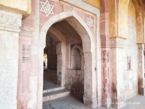 tomb of adham khan