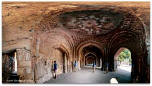 tomb of jamali kamali mehrauli