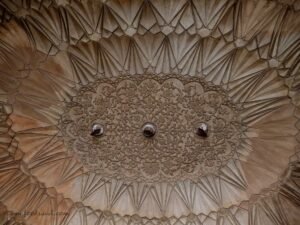 tomb of safdar jung
