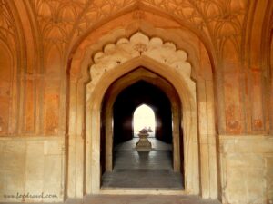 tomb of safdarjung delhi