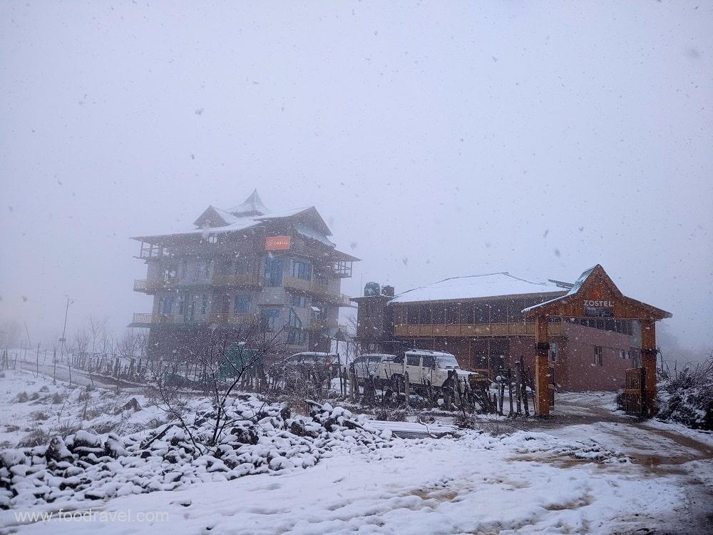 heavy snowfall in sainj valley