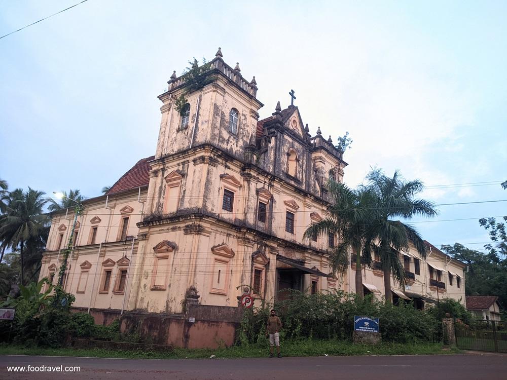 famous churches of Goa