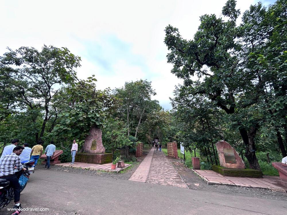 IMG_5767 bhimbekta caves